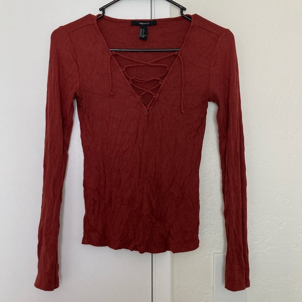 Forever 21 Woman's Long Sleeve- EUC - Picture 2 of 4